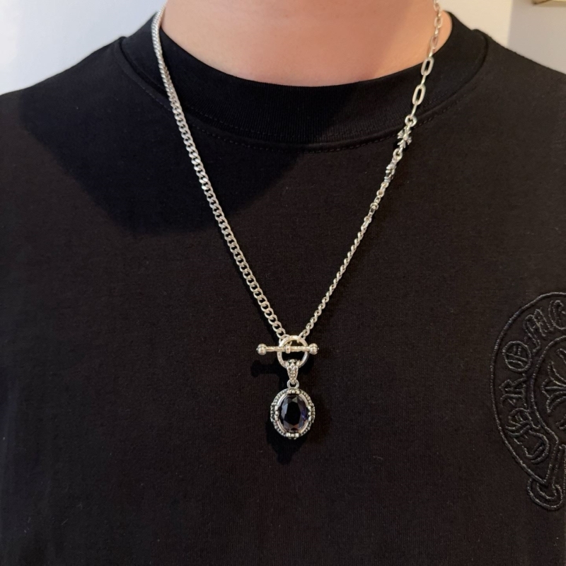 Ch*0me He**ts necklaces